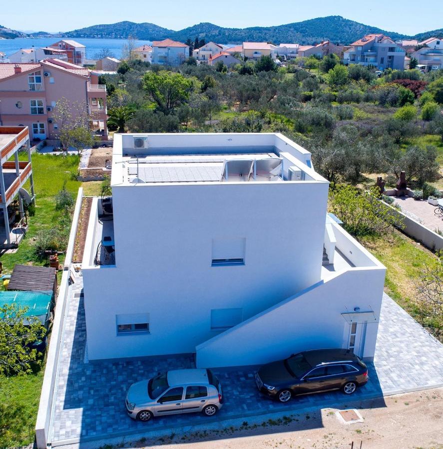 Apartmani Hiza I Vila 贝蒂纳 外观 照片
